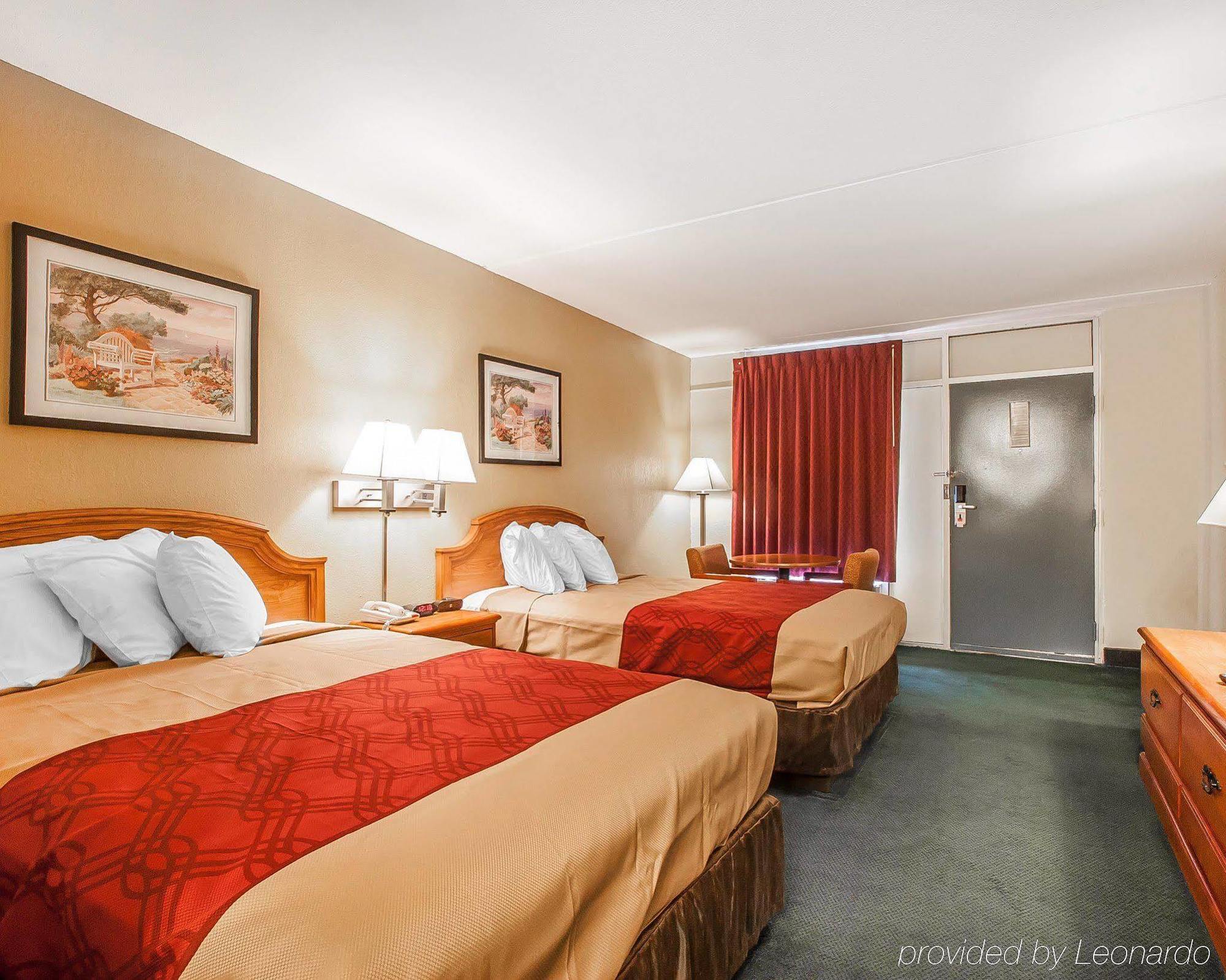 Econo Lodge Каллмен Экстерьер фото